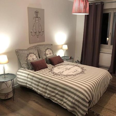 Paisible logement à Brive proche centre-ville et campagne avec Wifi Netflix et Parking privé Esterno foto
