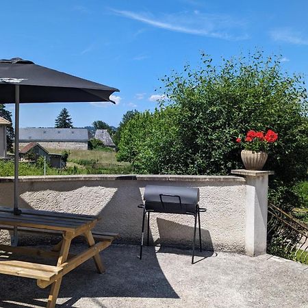 Paisible logement à Brive proche centre-ville et campagne avec Wifi Netflix et Parking privé Esterno foto