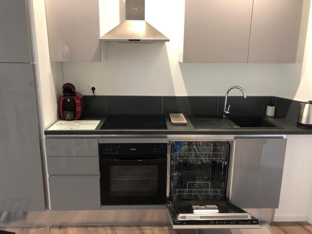Paisible logement à Brive proche centre-ville et campagne avec Wifi Netflix et Parking privé Esterno foto