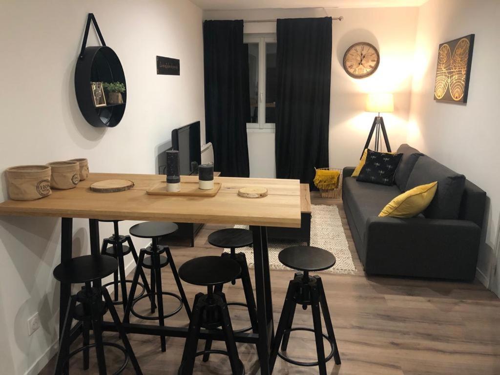 Paisible logement à Brive proche centre-ville et campagne avec Wifi Netflix et Parking privé Esterno foto